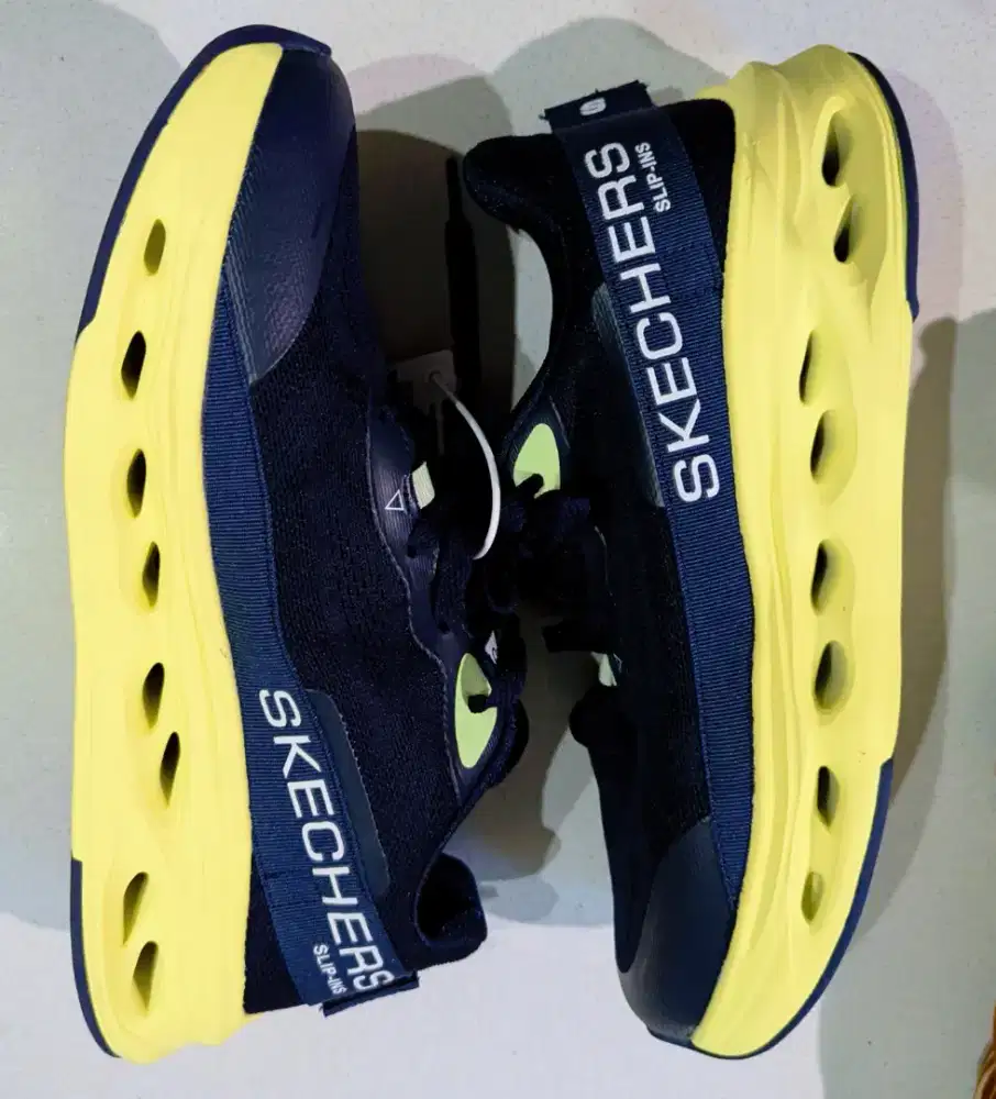 Sepatu running lari casual pria