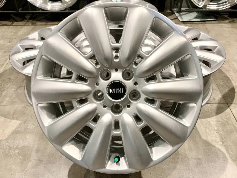 Velg OEM Mini Cooper Countryman F60, R-18, Lebar 7.5, PCD 5x112