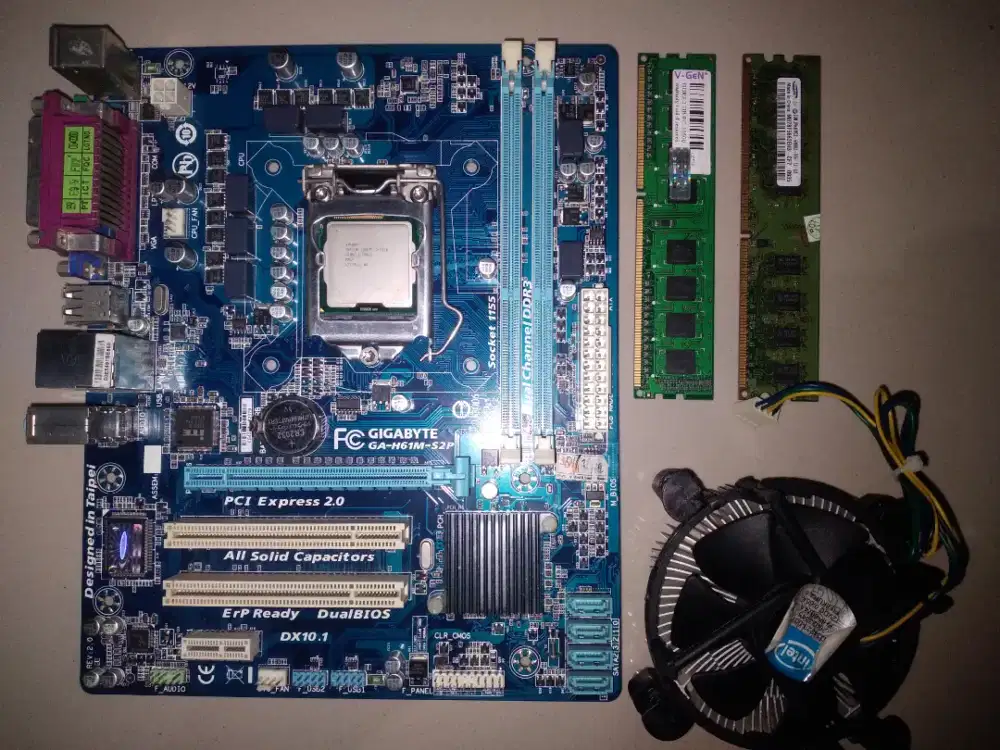 Motherboar Gigabyte H61M-S2P paketan