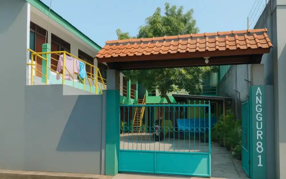 DIJUAL TANAH DAN BANGUNAN RUMAH KOST LUAS 265M2 DI BEKASI