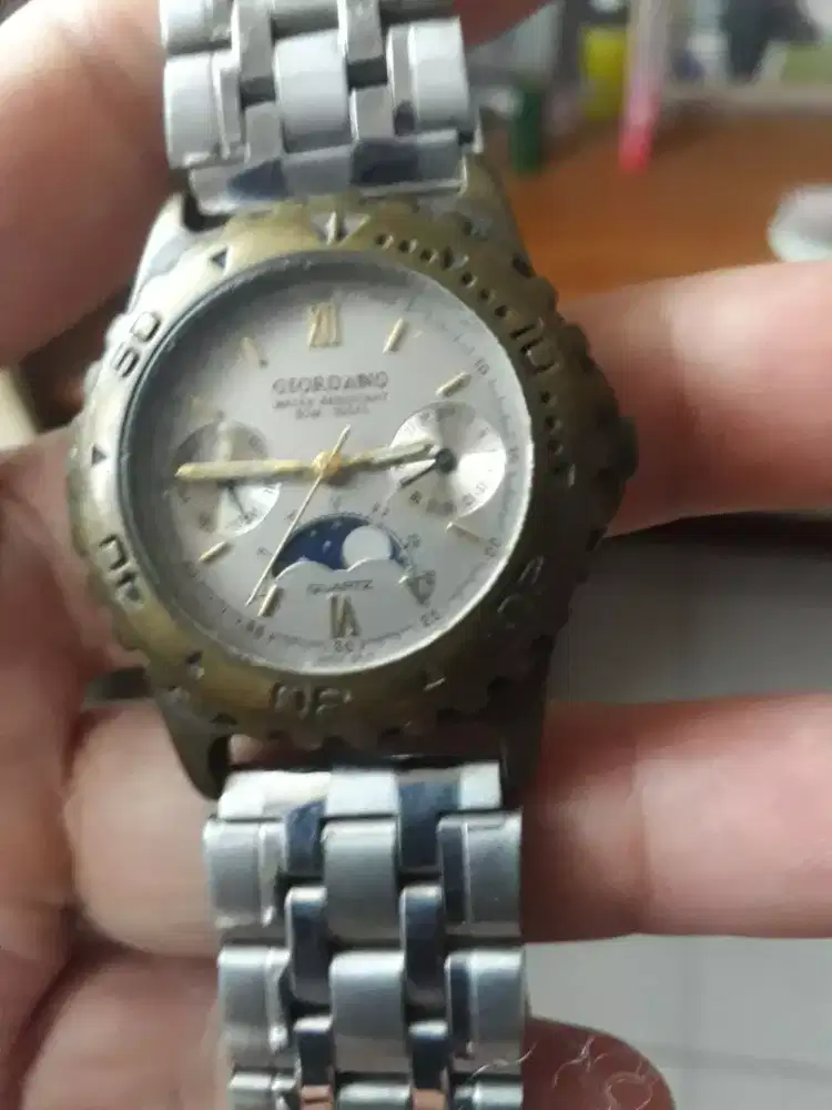 Jam tangan pria Giordano