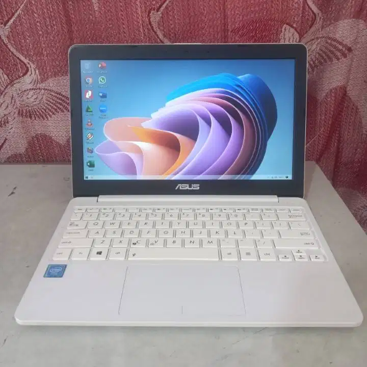 Notebook Asus Vivobook E203N White Slim Intel Celeron N3350 RAM 4GB