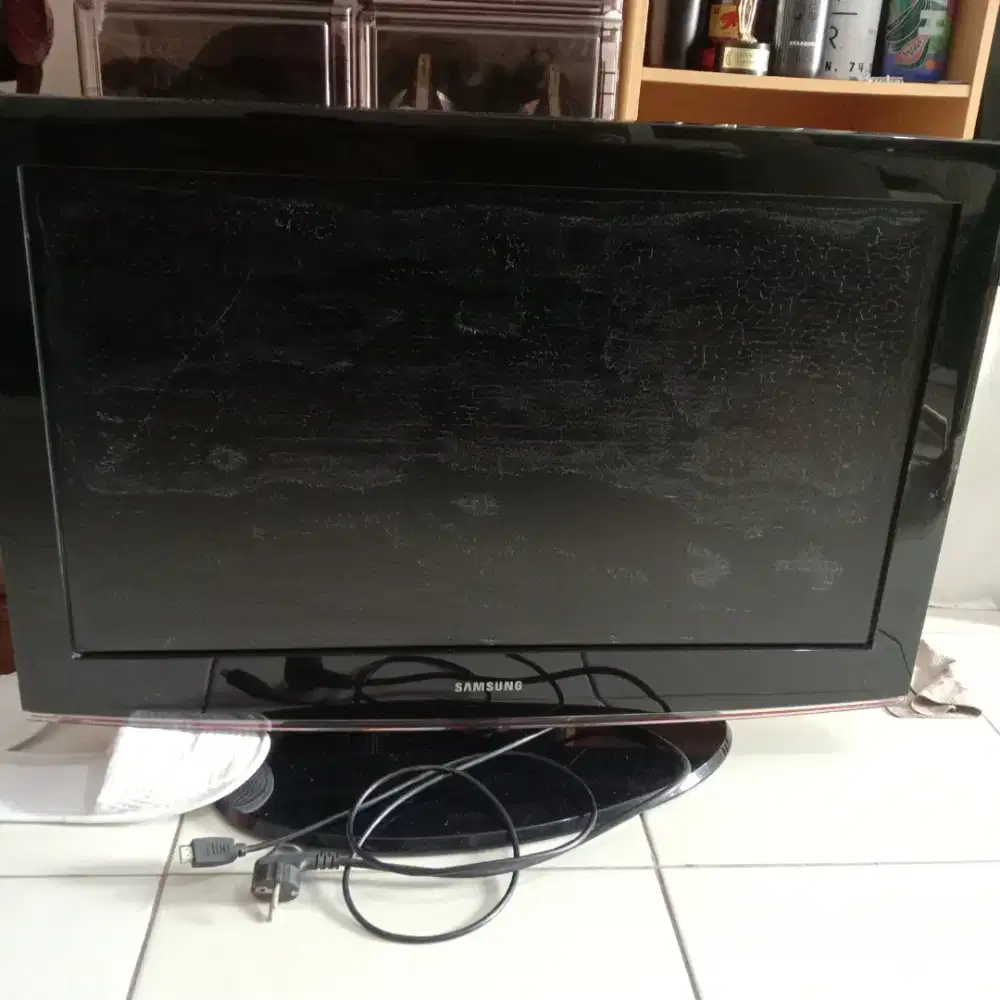 Tv lcd ( 2 ) speaker aktif LG