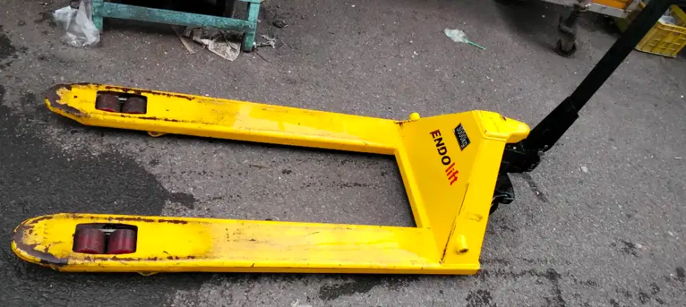 Hand pallet msih terawat normal