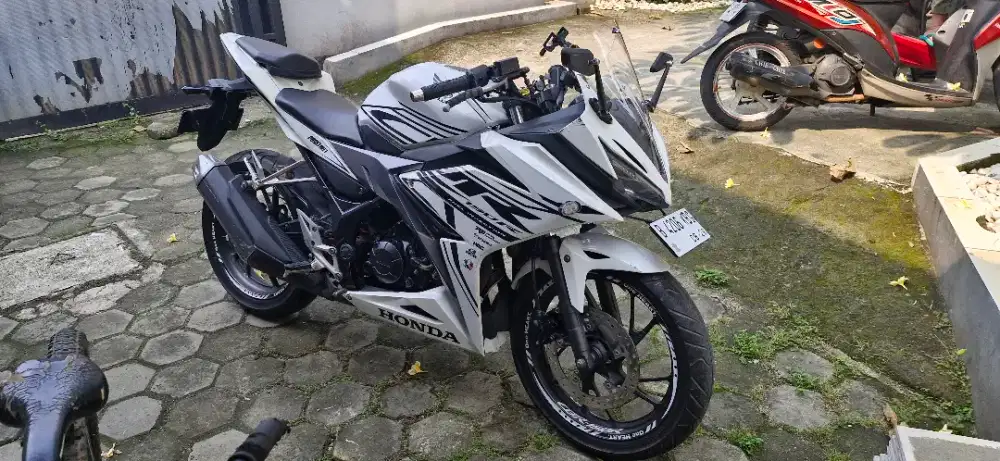 CBR 2016 FACELIFT WARNA PUTIH