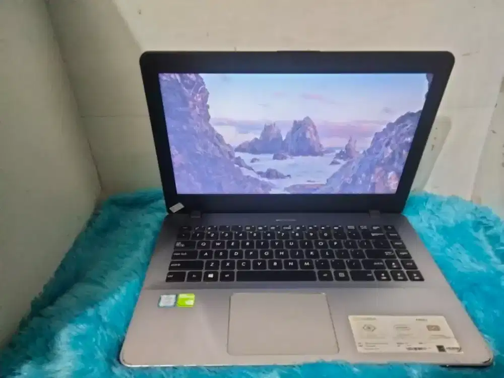Asus X442UR/ Core i5-8250u/RAM 16/SSD 256/VGA Nvidia mx150 siap pake