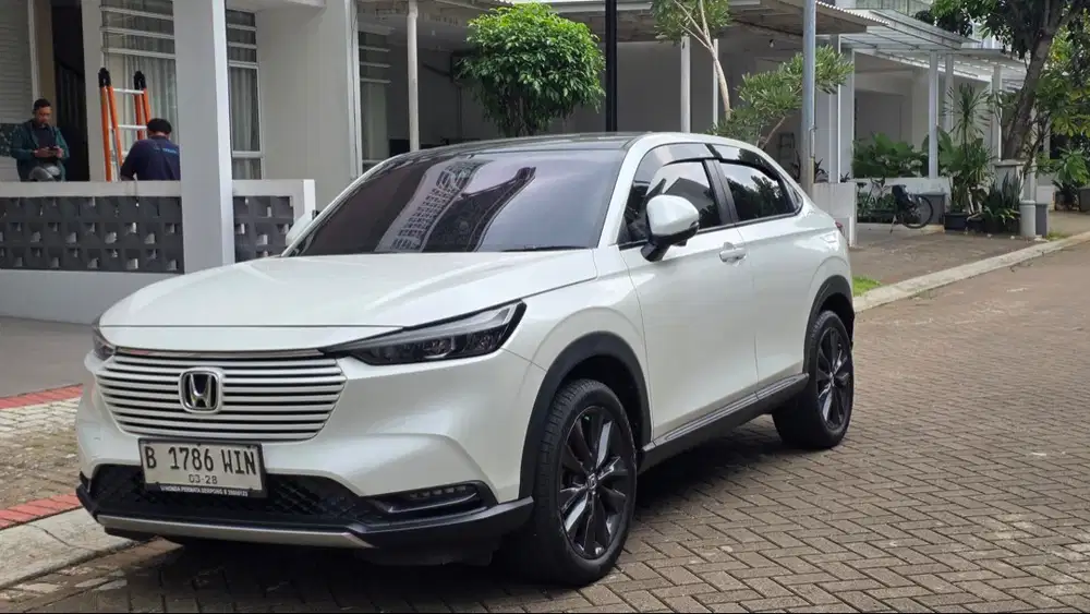 JUAL HRV SE 2023 KILOMETER RENDAH