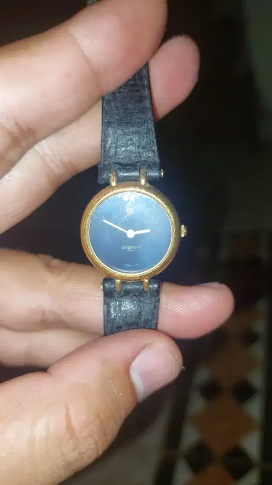 Givency Model Depose