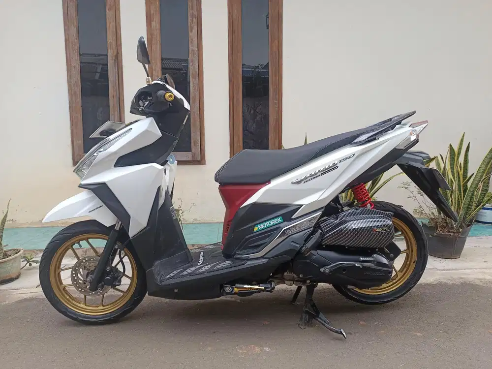 For sale vario led iss cbs 150 2016 bagus