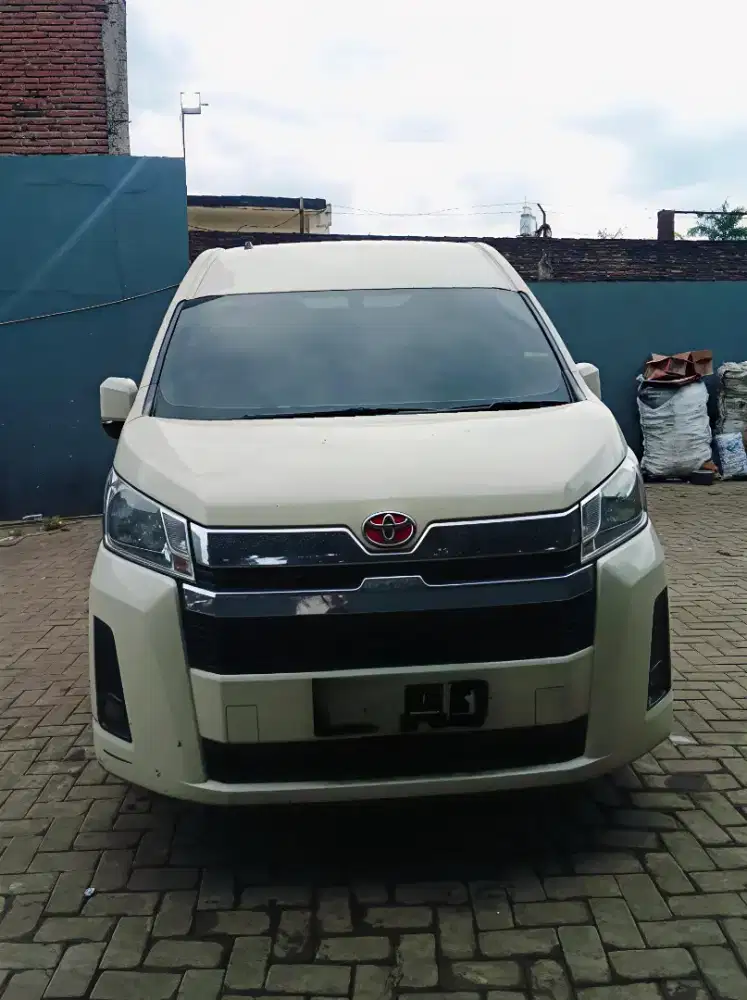 Toyota Hiace Premio 2.8 m.t 2022 Putih Mulus