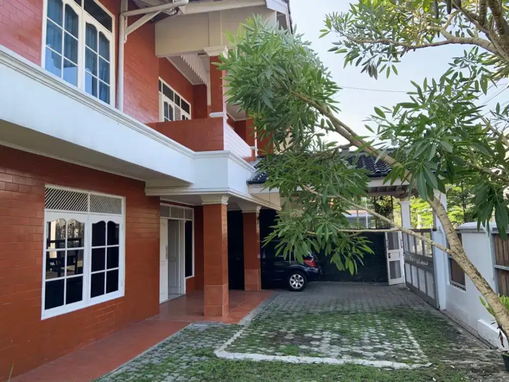 Dijual Rumah 2 lantai Posisi Hook di Buah Batu Bandung Kota