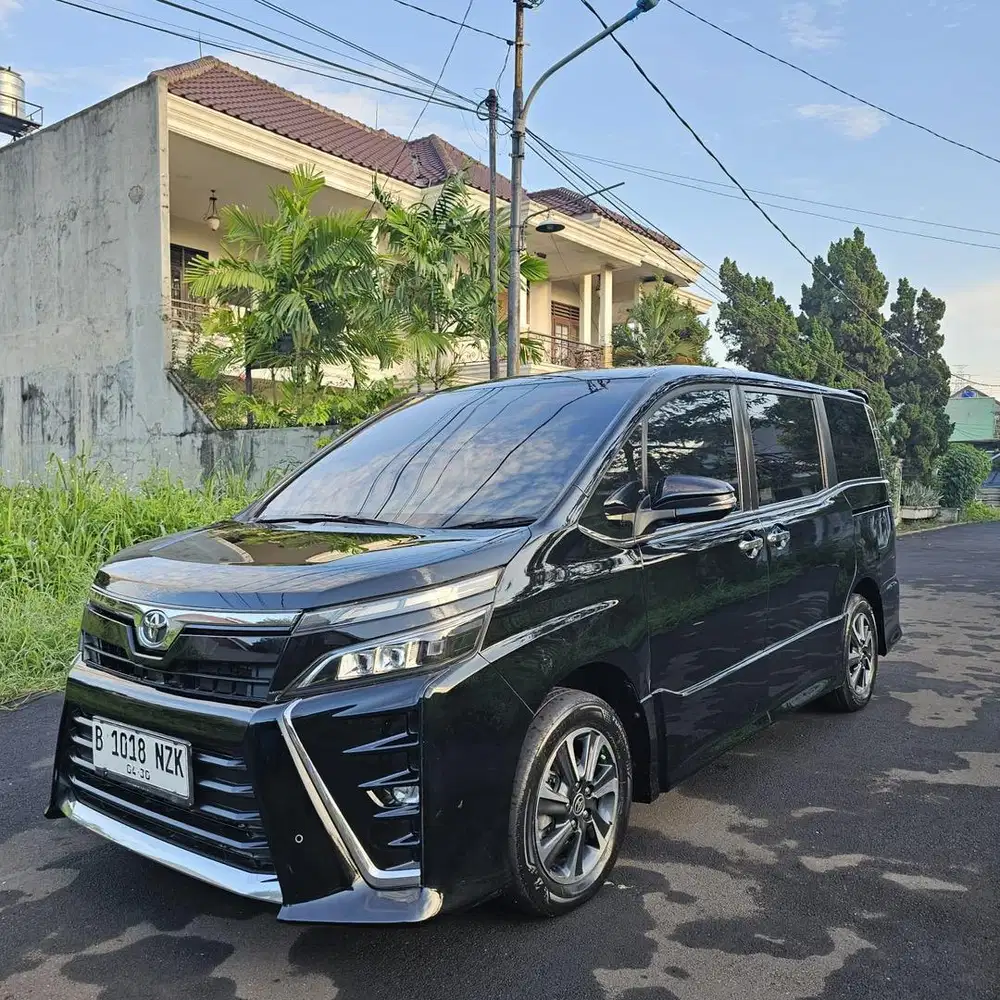 Nissan Voxy 2.0 2020