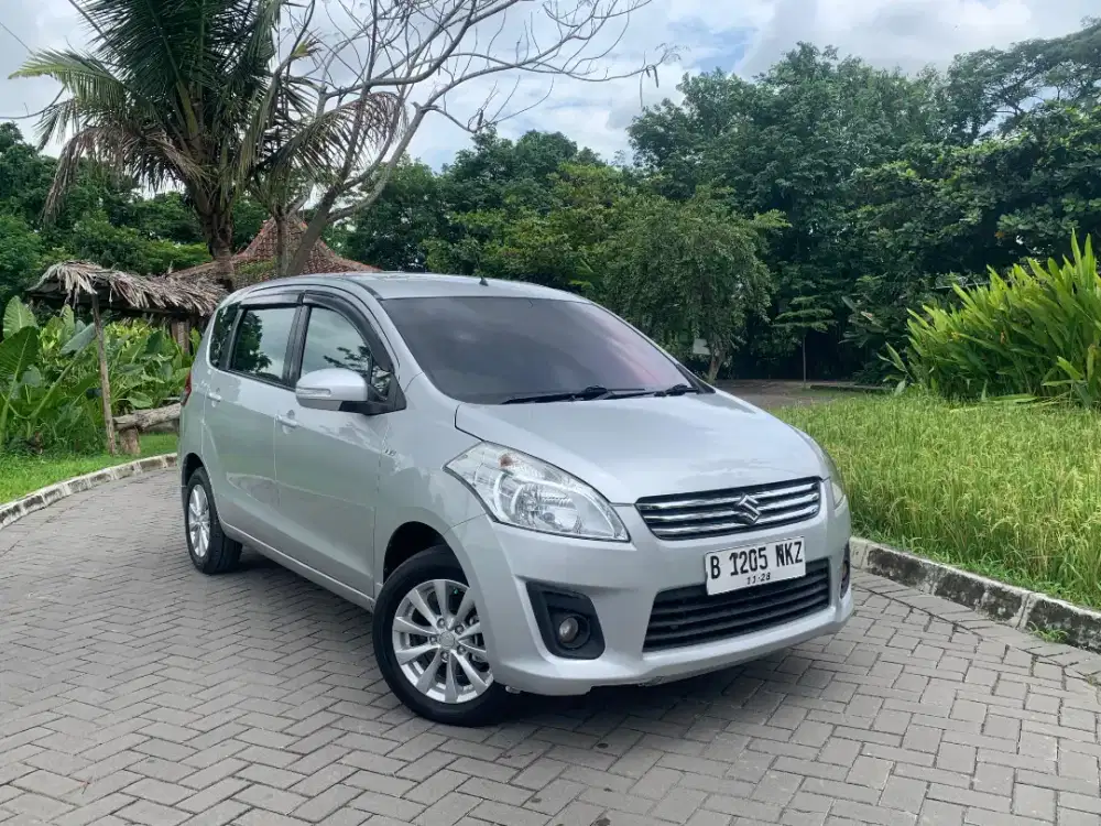 Dijual !! Suzuki Ertiga GX METIK 2013 Siap Pakai //
Harga : 119 (nego)