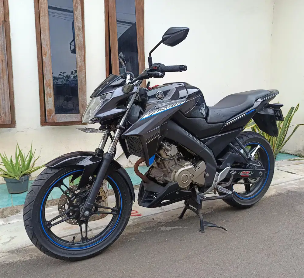 Di jual cepat vixion advace 2015 lengkap bagus