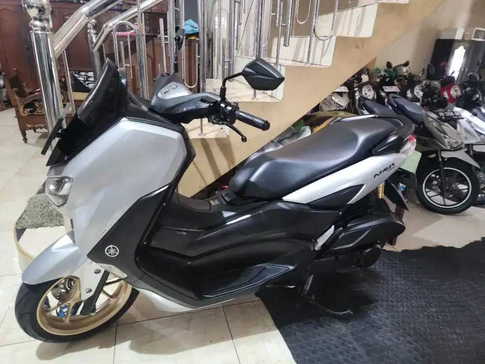 Nmax keyless abs silver 2023 awal Gbm
