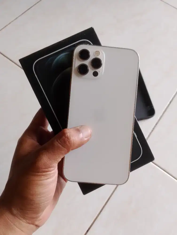 iPhone 12 pro 128gb white