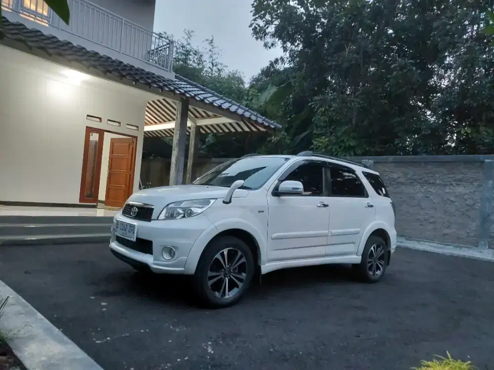 Toyota Rush G 2014 Manual low km