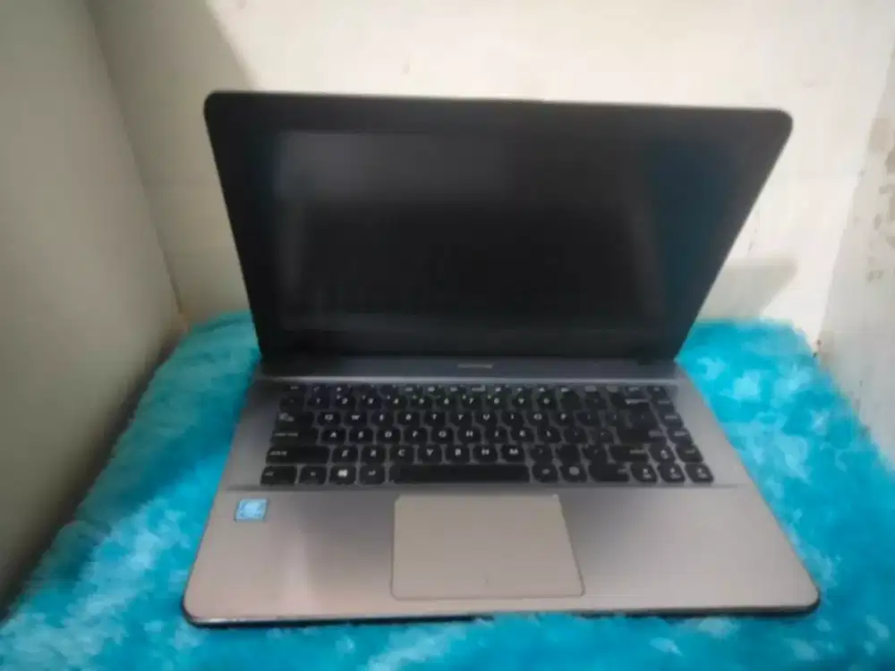 Asus X441MA/intel N4020/RAM4GB DDR4/SSD 256GB/Windows 11/Siap Pakai