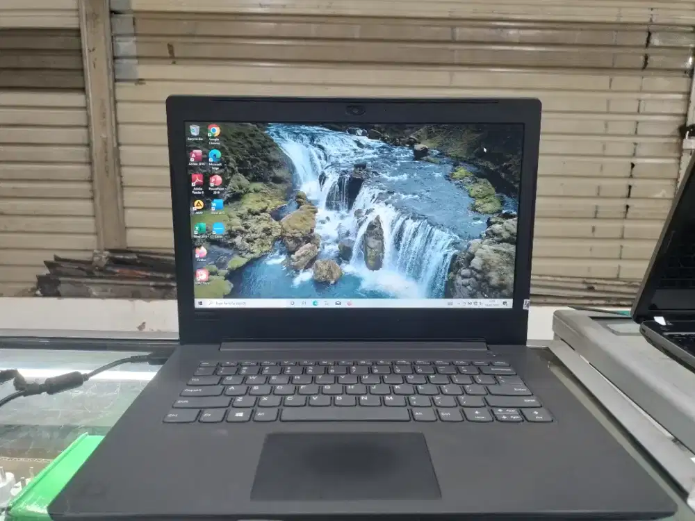 Laptop Lenovo V130 intel core i3-7020U Ram 4gb Hardisk 1TB