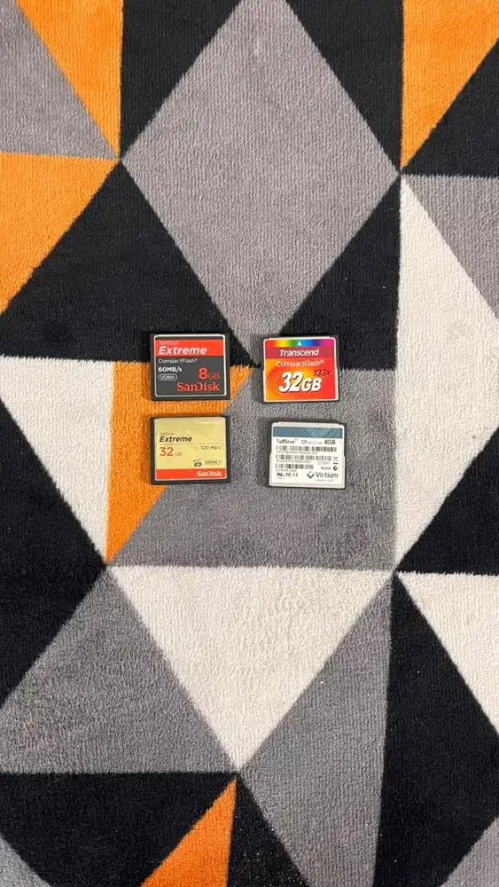 Memory CF Compact Flash Sandisk Extreme Pro 32GB & 8GB