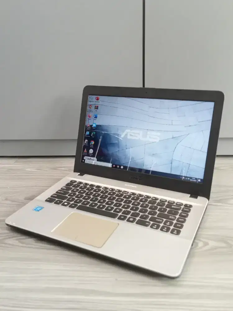 Laptop Asus x441