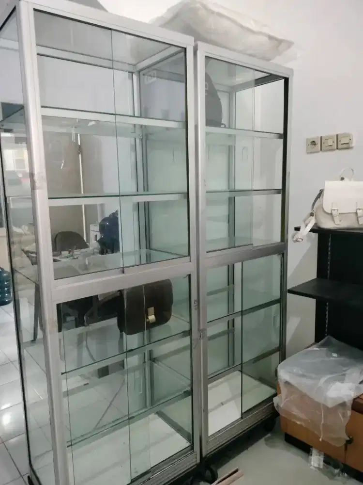 2 ETALASE BAGUS KOKOH