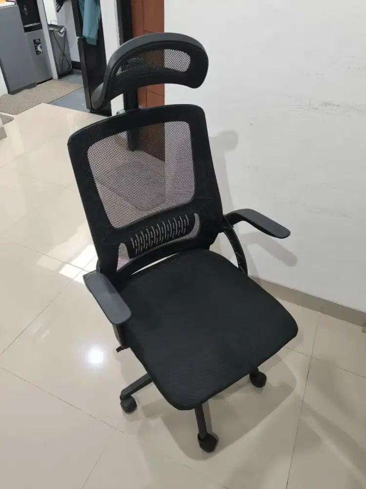 Kursi dan Meja Kerja