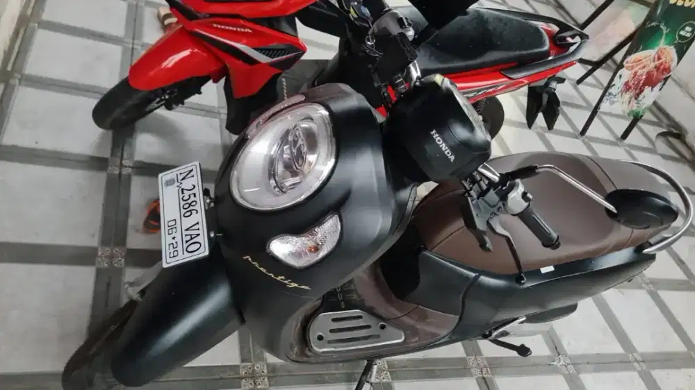 Scoopy 2024 bulan juni warna hitam