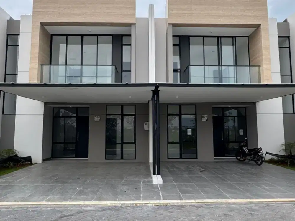 DISEWAKAN RUMAH MEWAH VILLA PASIR PUTIH PIK 2 UK 8x15 (2 LANTAI) BRAND NEW BISA NEGO