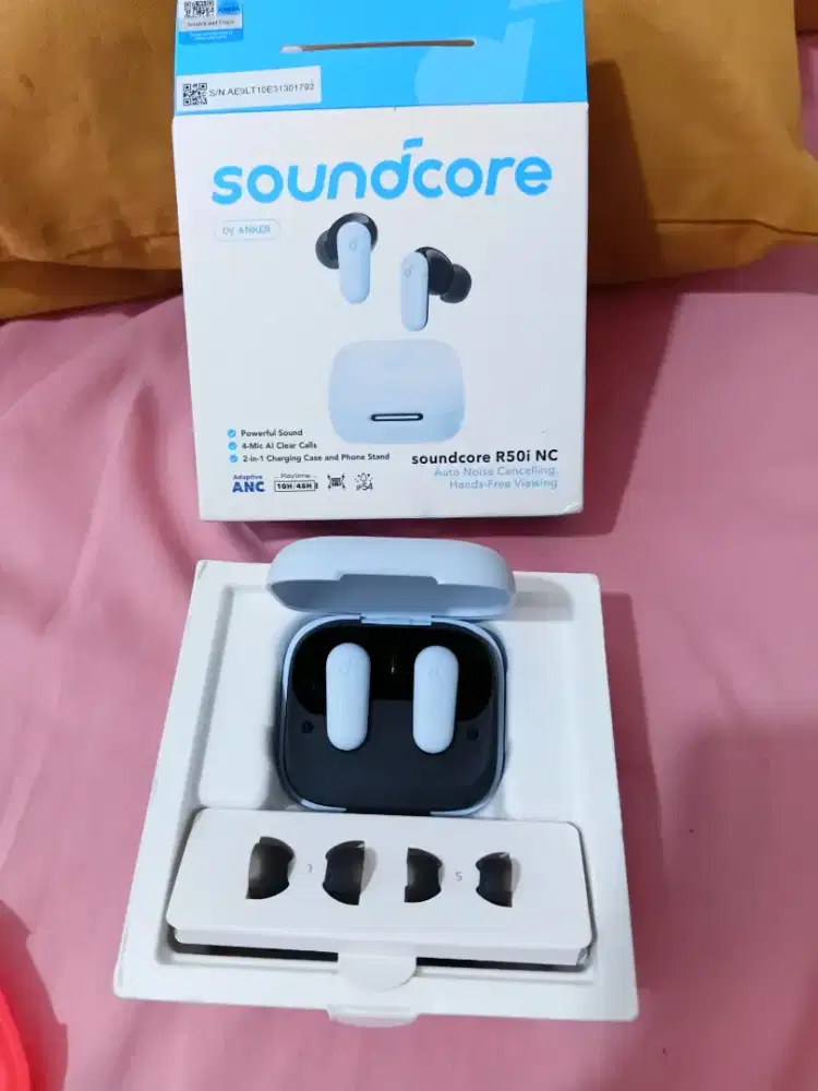 earbud blutoot soundcore R50i NC Ori by Anker termasuk silikon merah