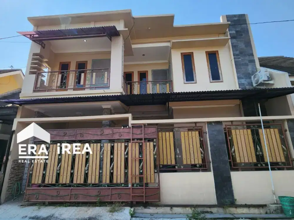 DIJUAL RUMAH CLUSTER 2 LANTAI SIAP HUNI DI SOLO DEKAT DE TJOLOMADOE