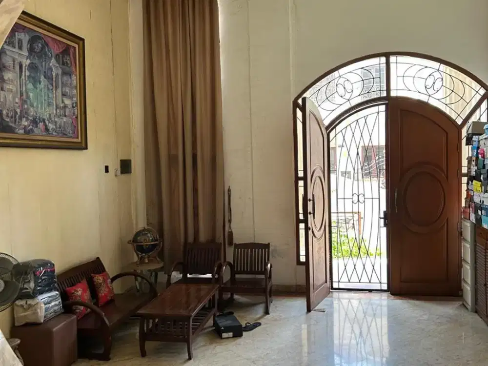 Dijual Rumah PIK 1 Indomobil Uk 8x22, 2.5 lantai SHM Harga 8M NEGO