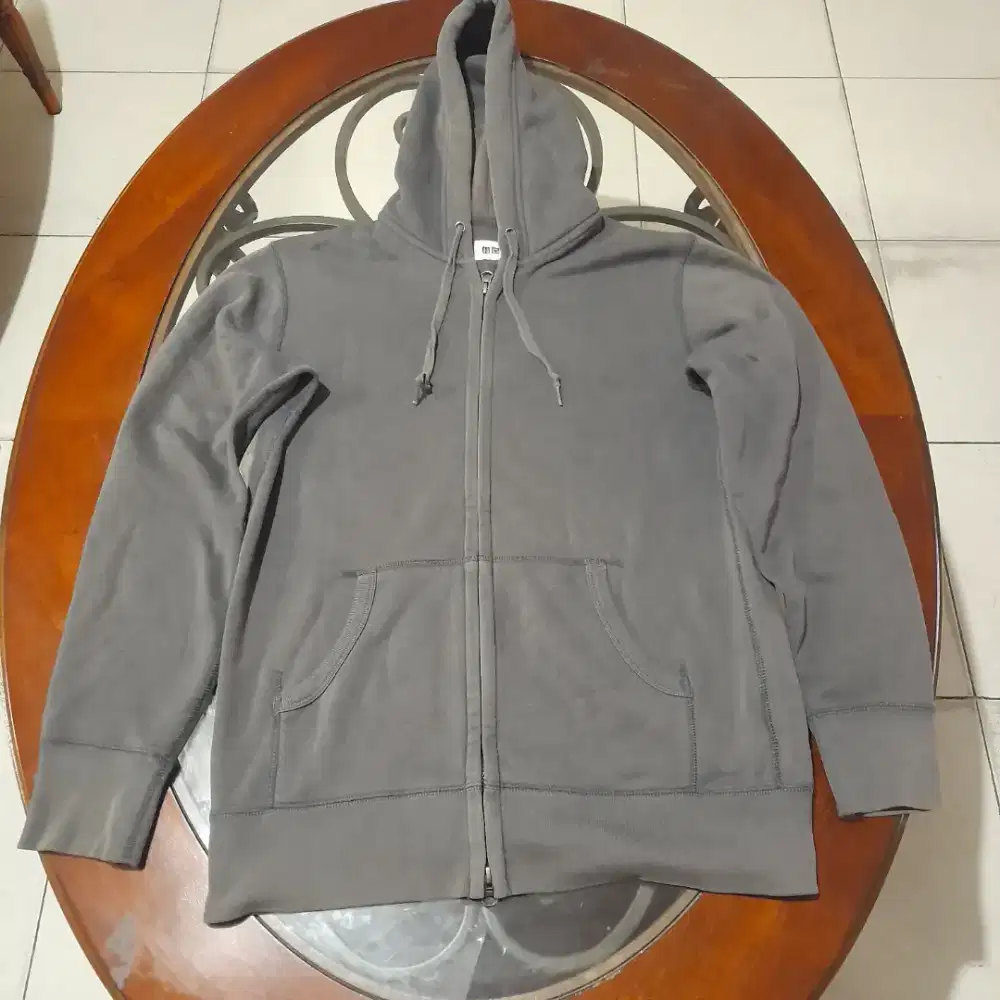 HOODIE UNIQLO SZ L UKURAN LD 52 P 66
