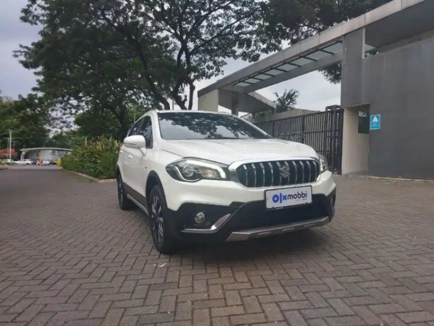 LOW DP Suzuki SX4 1.5 S-Cross Bensin-AT 2018 8SJ