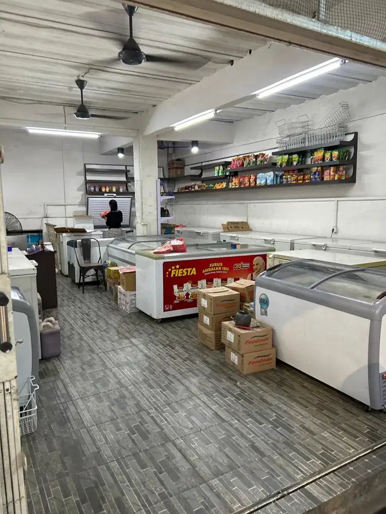 PRAMUNIAGA TOKO FROZEN FOOD