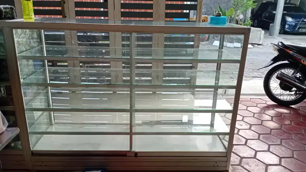 Etalase Panjang 1,5 meter