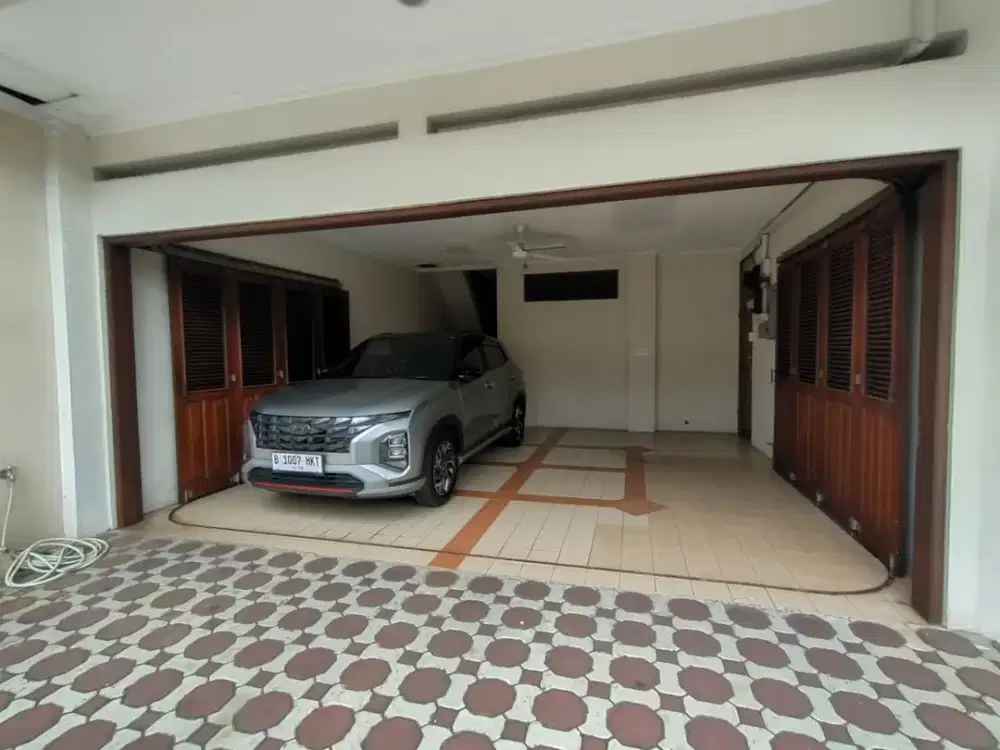Rumah Mewah 2 Tingkat Lokasi Strategis Area TB Simatupang Jakarta Selatan Dekat Akses Jalan Tol