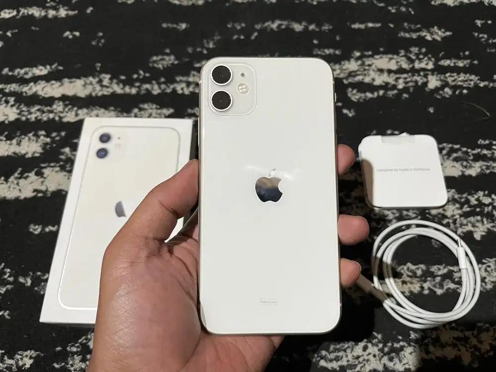 iPhone 11 64Gb White iBox Fullset Original No Minus Mulus COD Bandung
