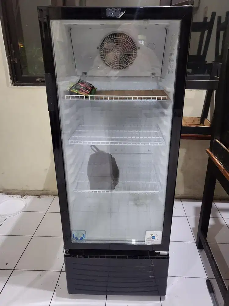 Jual Showcase merk RSA