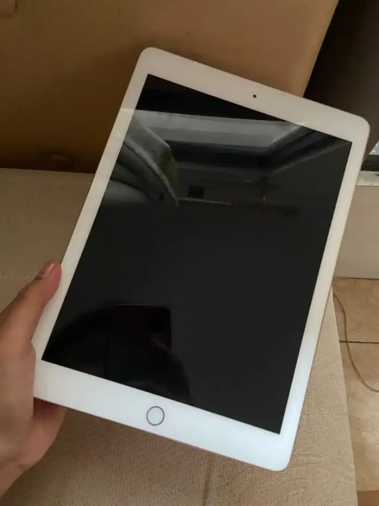 ipad gen 6, box nya ada