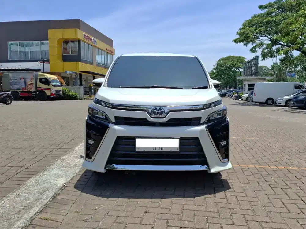 Toyota Voxy AT 2020 Putih