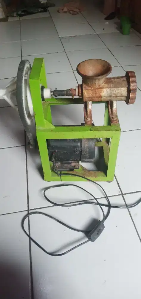 Mesin penggilingan daging kopi