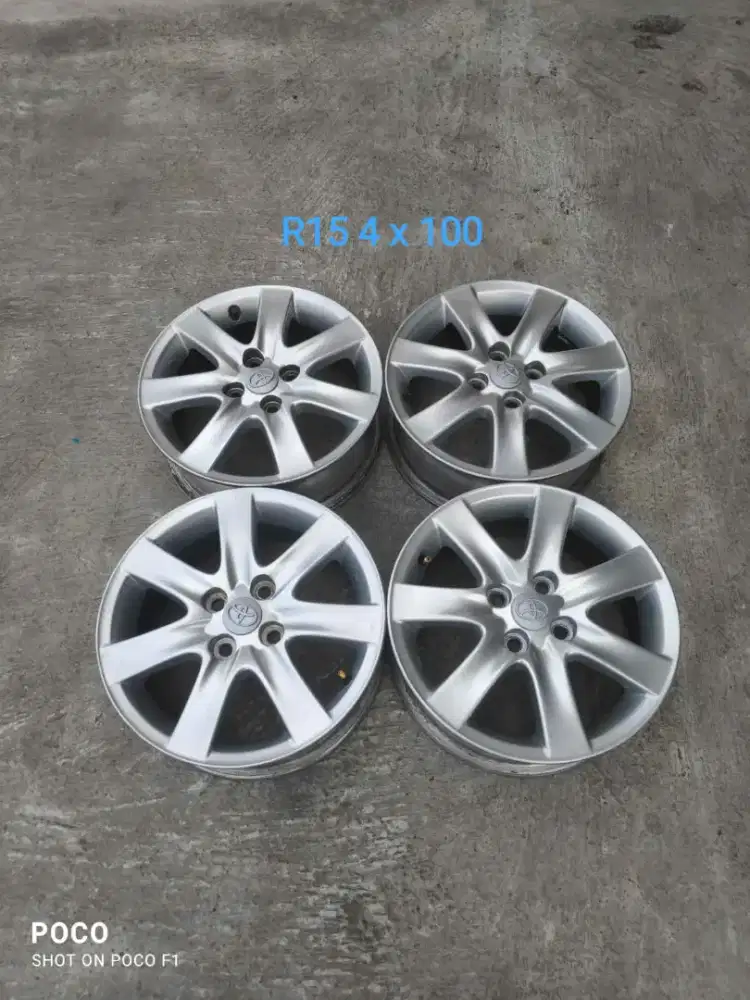 Oem TOYOTA VIOS R15 pcd 4 x 100 lebar 5,5 offset 39