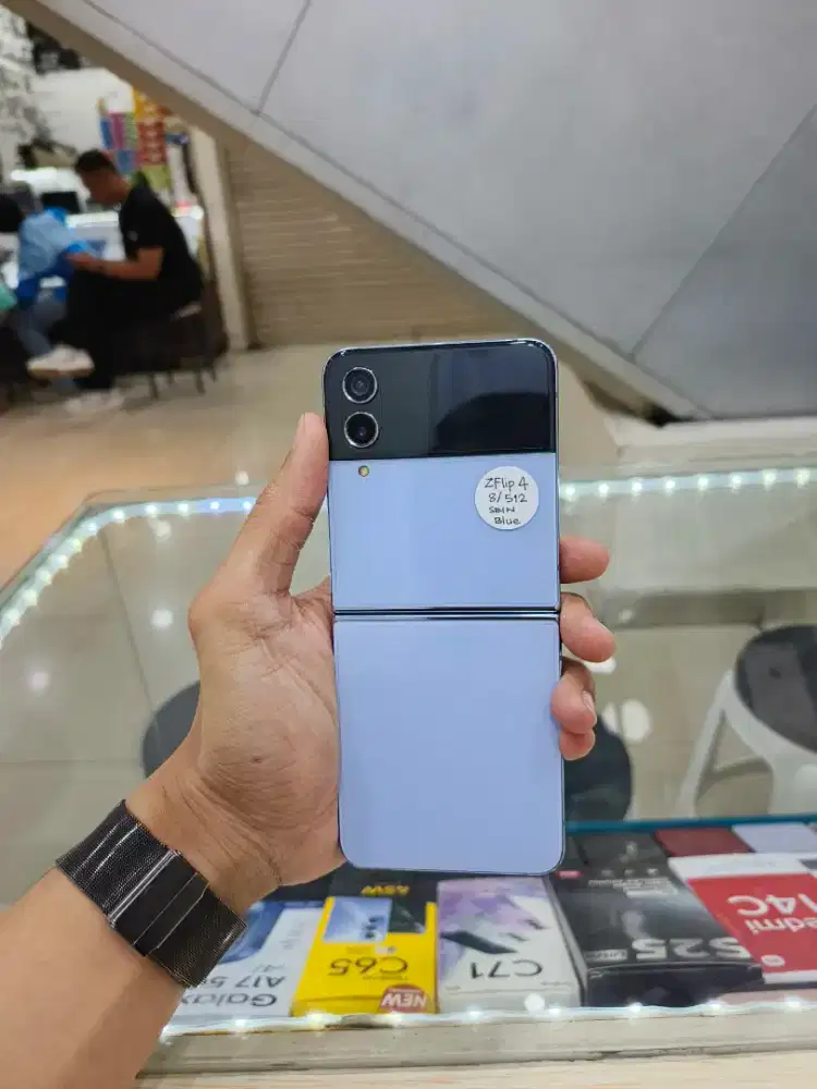 Samsung Zflip 4 8/512gb likenew