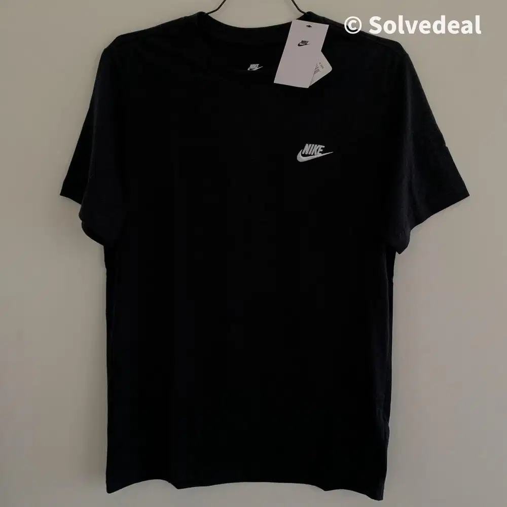 Kaos Nike Club Tee Black