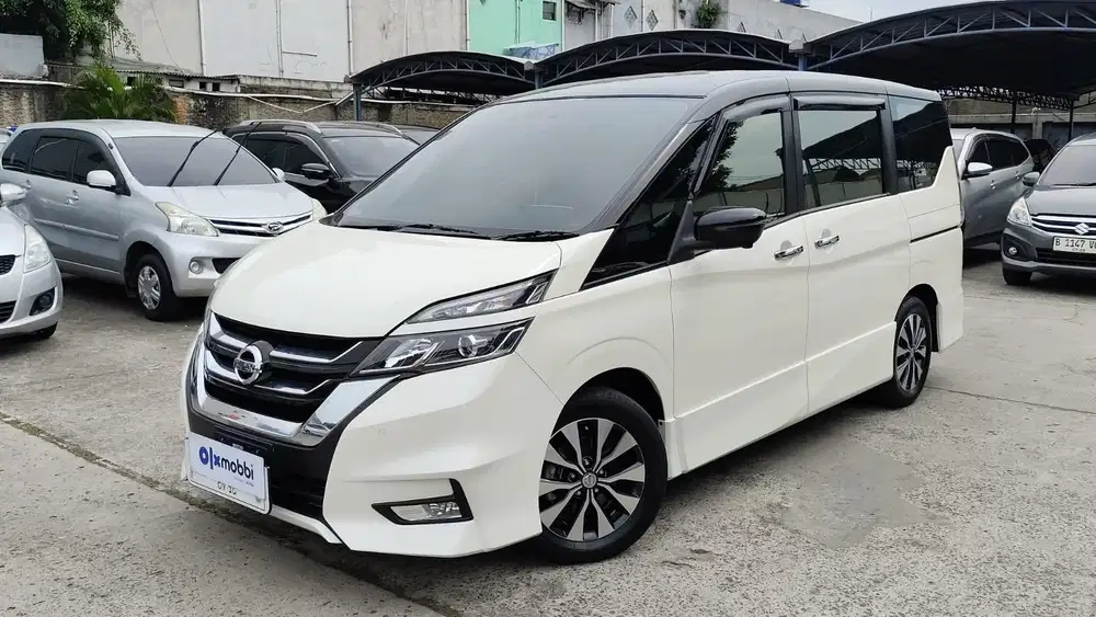 Pajak Panjang - Nissan Serena 2.0 Highway Star Bensin-AT 2019
