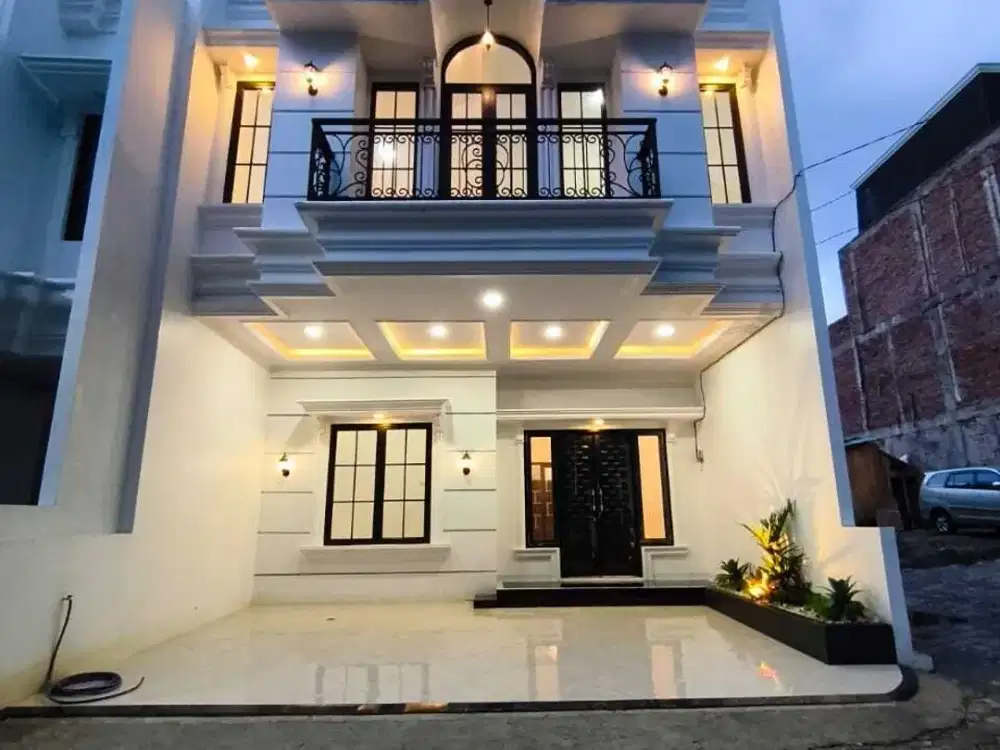 Jual rumah 3 lantai jalan lebar di Jagakarsa Jakarta Selatan