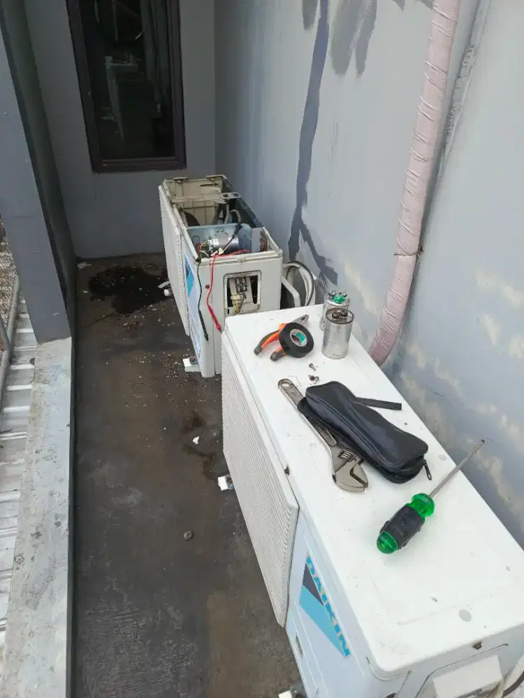 Jasa servis AC panggilan