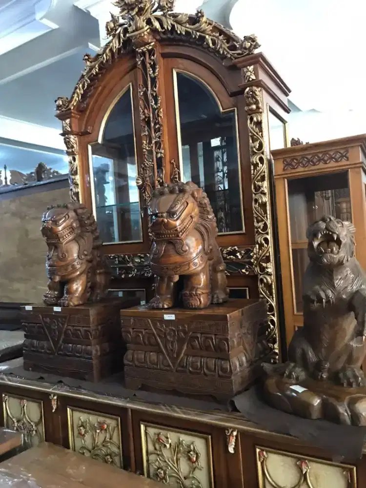 Kredit patung kayu jati