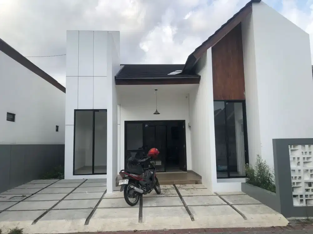 RUMAH MODERN SMARTHOME 700 JUTAAN + FURNISHED SIAP HUNI 1 MENIT DARI POLRES SLEMAN